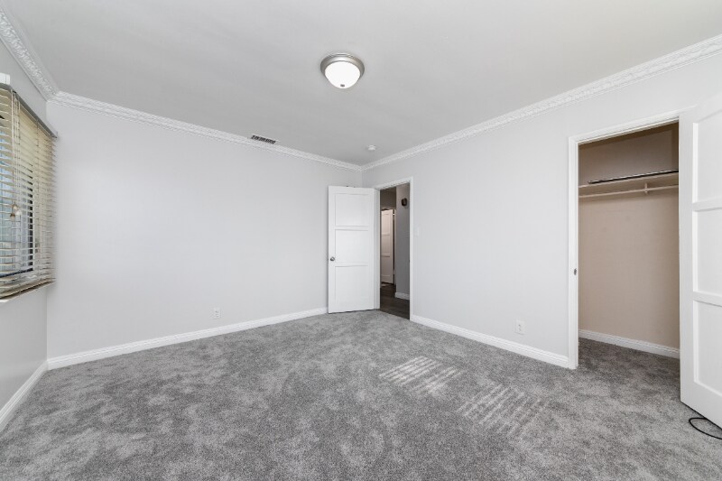 Building Photo - 2145 W 104th St