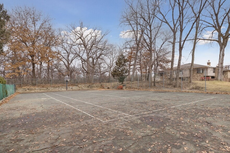 Building Photo - 3620 Independence Ave S