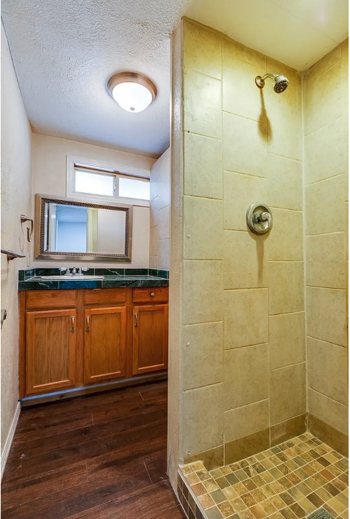 Bathroom - 1312 Rio Grande St