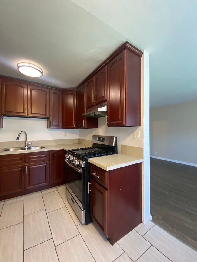 Building Photo - East Village One bedroom