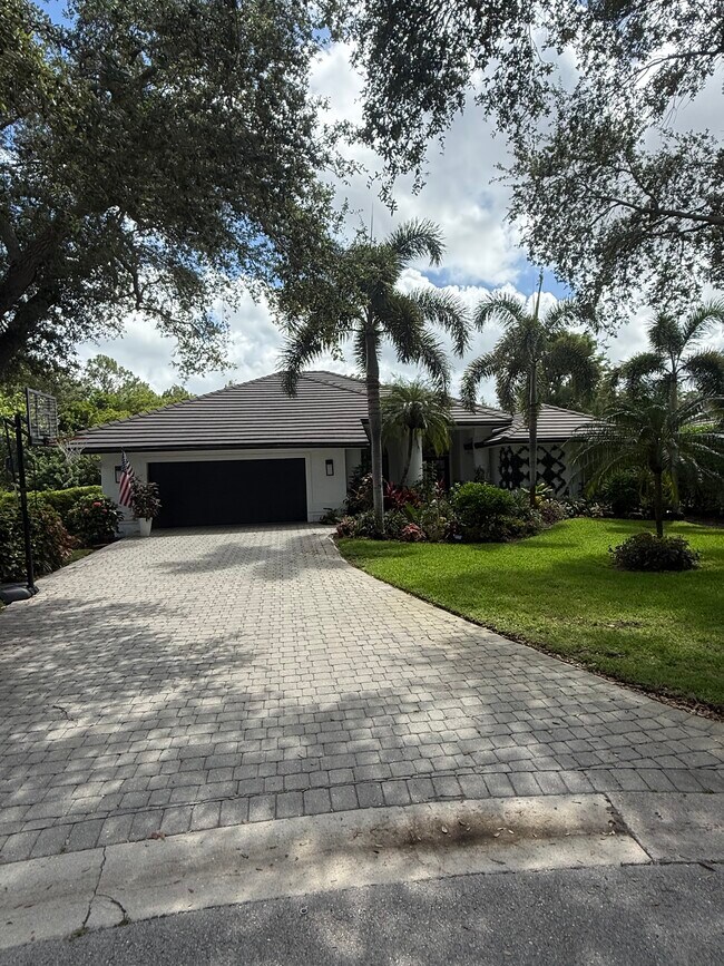 Building Photo - 6628 New Haven Cir