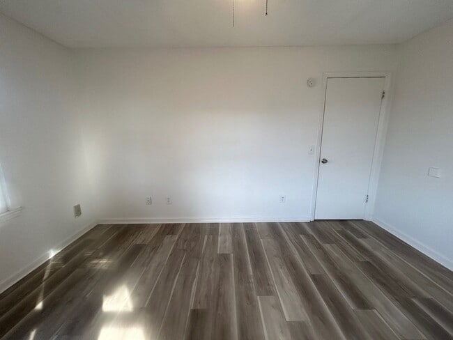 Building Photo - 1723 Stahl St