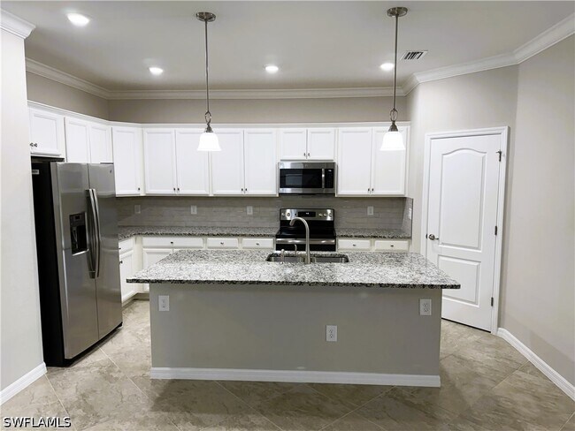 Building Photo - 9444 Glenforest Dr