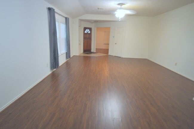 Building Photo - 22206 Hesse Ct