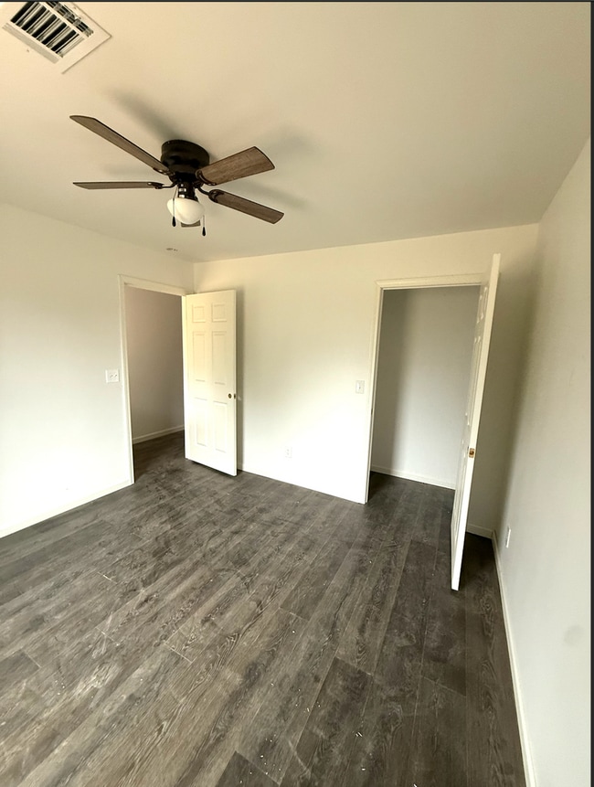 Building Photo - Dunlap Dr