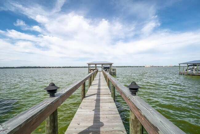 Building Photo - 845 S Tropical Trail