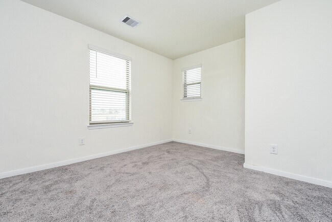 Building Photo - 15102 Darbydale Dr