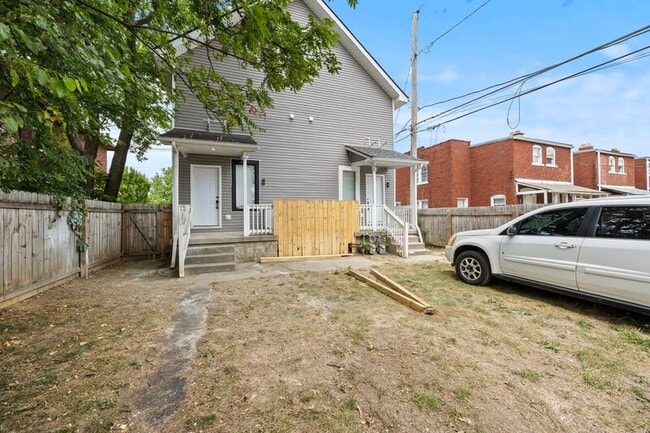 Building Photo - 941-945 E. Whittier Ave.