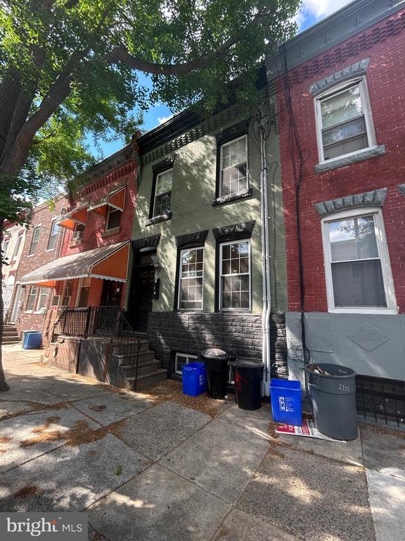 Primary Photo - 2225 Reed St