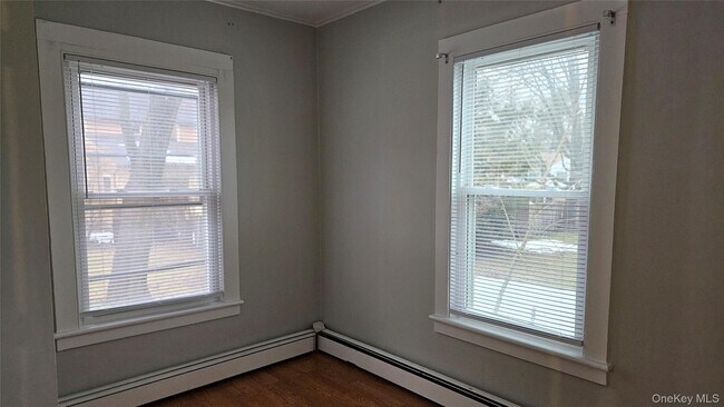 Building Photo - 192 Main St