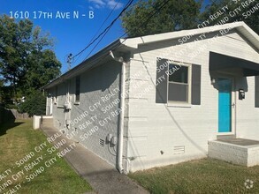 Building Photo - 2 Bed/1 Bath Duplex - 17th Ave N - Buchana...