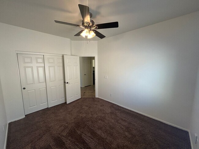 Building Photo - 16024 W Gelding Dr