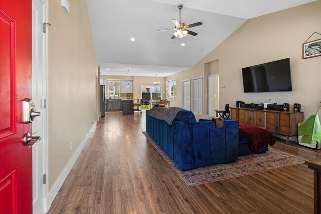 Building Photo - 1604 Drummond Blvd
