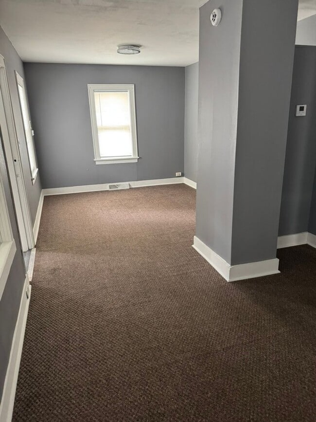 Building Photo - Nice 3-Bedroom Single Family Home Availabl...