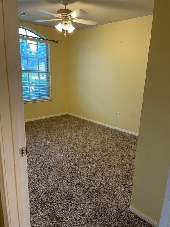 Building Photo - 14622 Vaughnville Dr