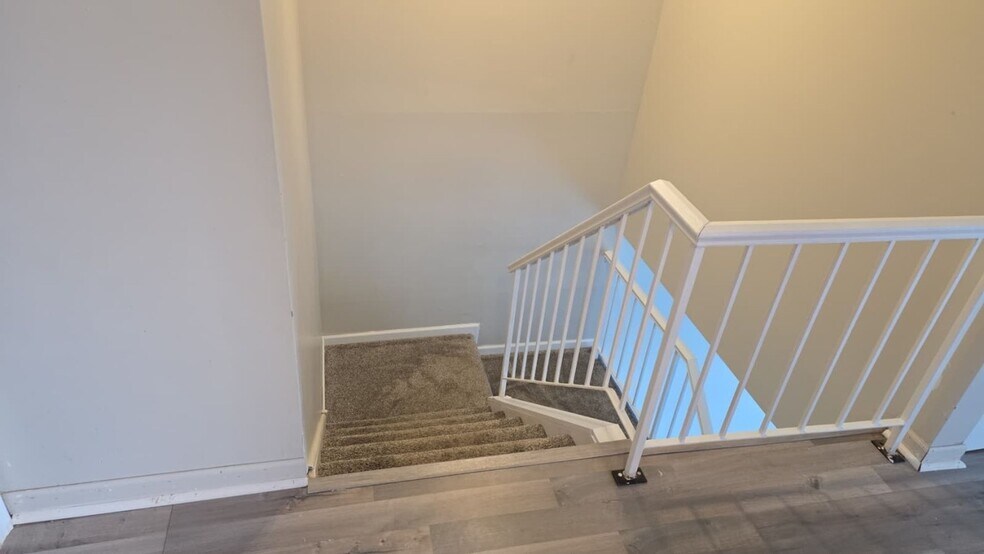 Building Photo - 505 Nebraska Cir