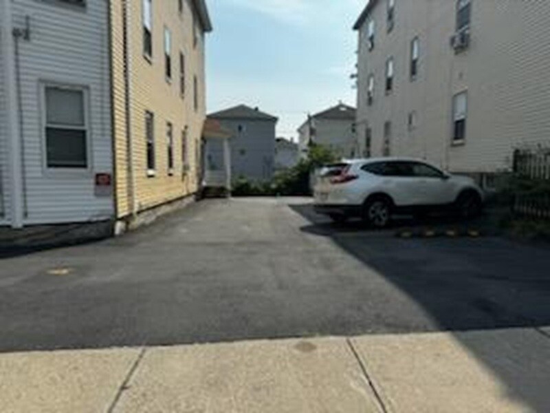 Building Photo - 49 Mendon St