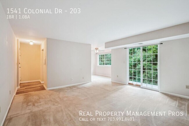 Building Photo - 1541 Colonial Dr