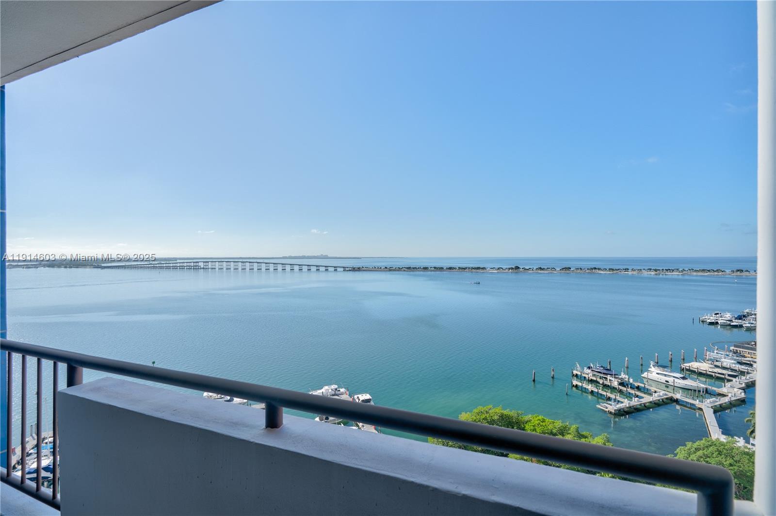 Building Photo - 1581 Brickell Ave