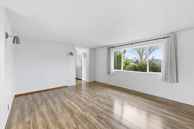 Building Photo - 2500 Alma Dr