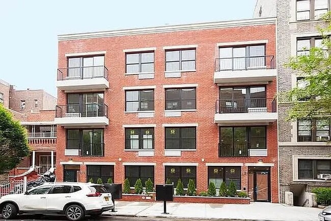 Building Photo - University Avenue