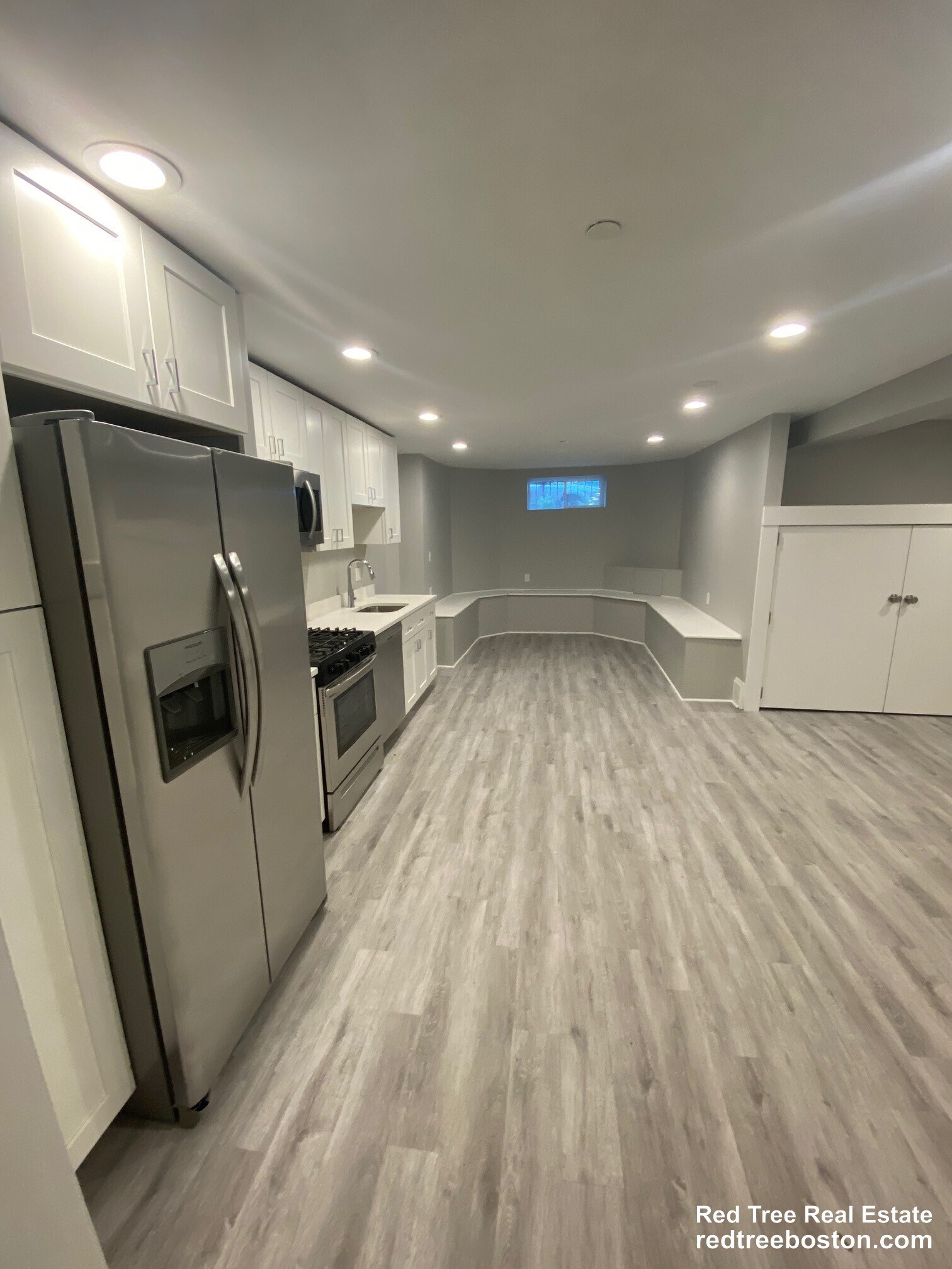 Building Photo - 190 Kelton St