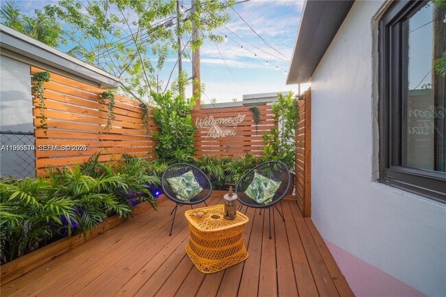 Building Photo - 13654 NE 20th Pl