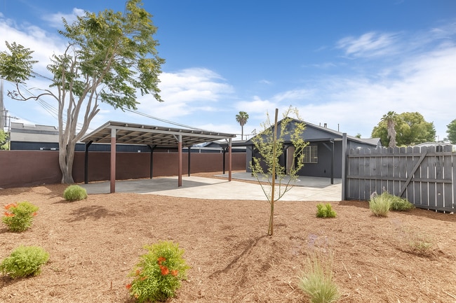 Building Photo - Fully Remodeled 4-Bed 2-Bath Home in Prime...