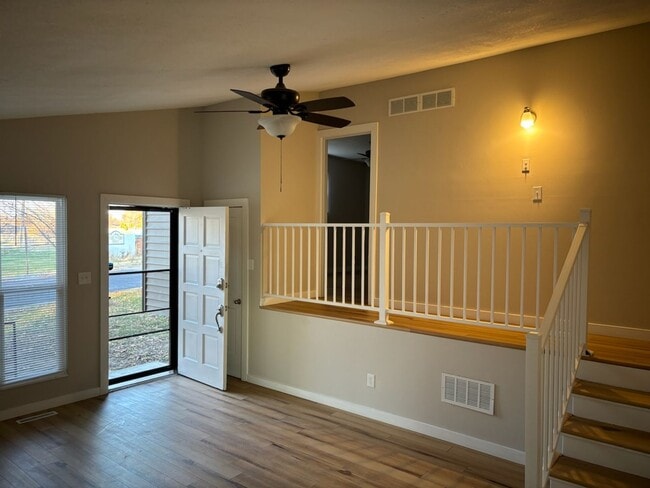 Building Photo - 3BR/2.5BA Home Available 12/1