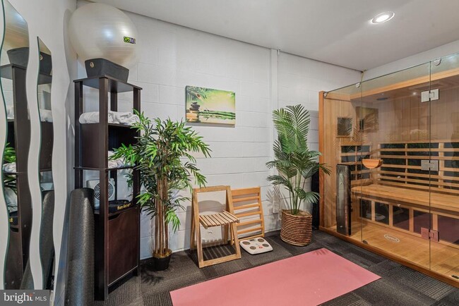 Building Photo - 301 Sturtons Ln