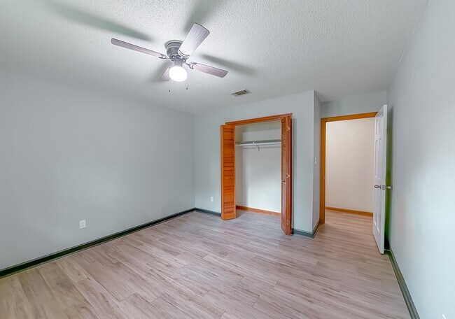 Building Photo - 776 Lupine Ln