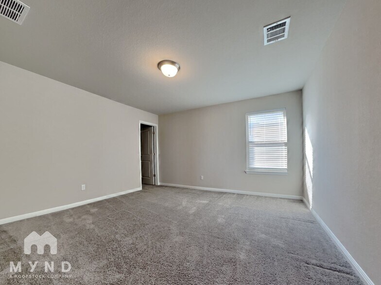 Building Photo - 116 Canis St