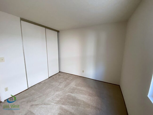 Building Photo - 421 Gwinn Ct