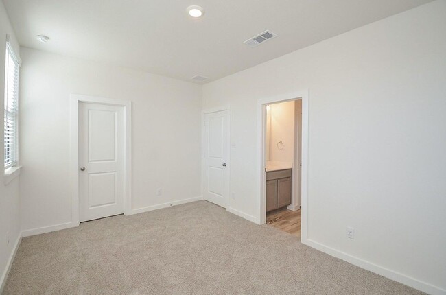 Building Photo - 3249 Loam Ln
