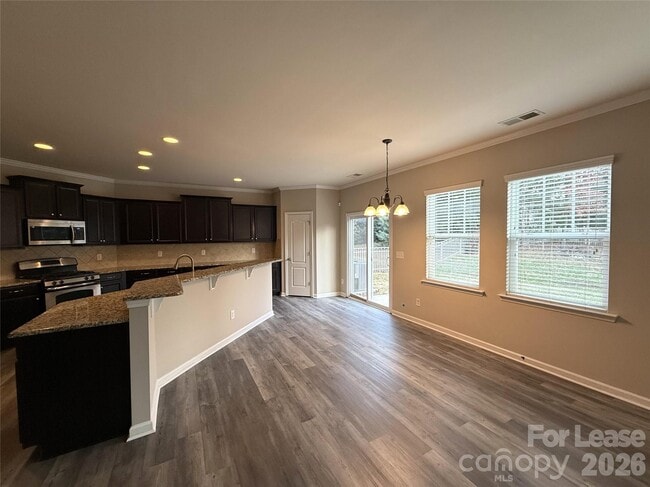 Building Photo - 1121 Wainscott Dr