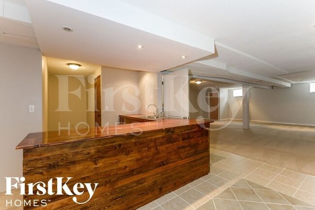 Building Photo - 14050 Drury Ct
