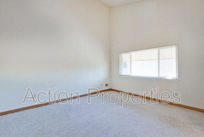 Building Photo - 180 Albacore Ln