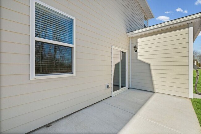 Building Photo - 4340 Oswin Dr