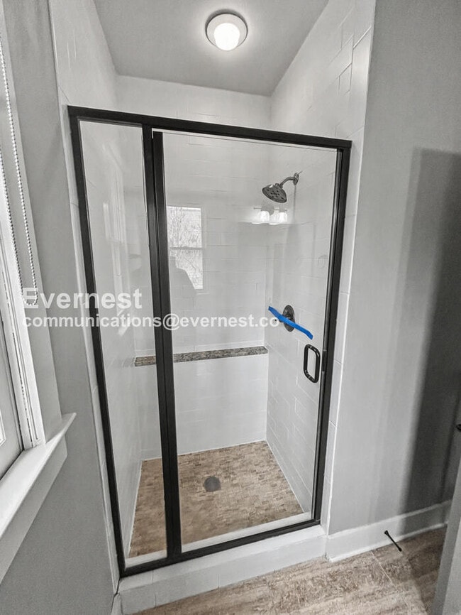 Building Photo - 902 Cheatham Pl