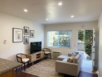 Building Photo - 1111 Tyler St