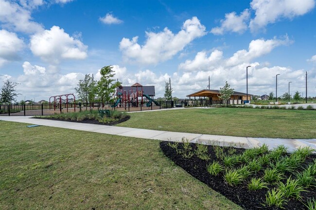 Building Photo - 204 Upland Dr