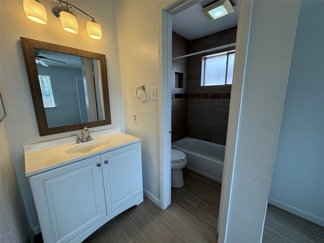 Building Photo - 4703 Rivertree Ln