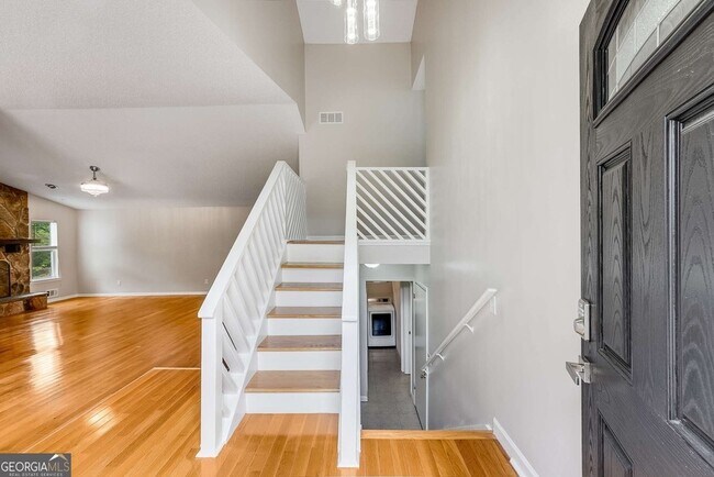 Building Photo - 9745 Loblolly Ln