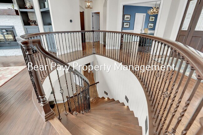 Building Photo - Stunning Home in the Ridge!!