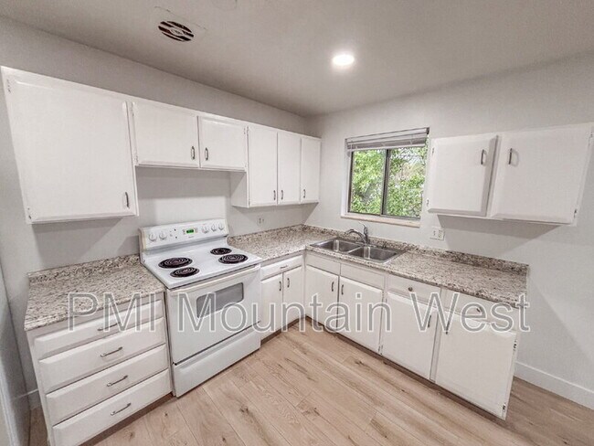 Building Photo - 4675 S 1300 E