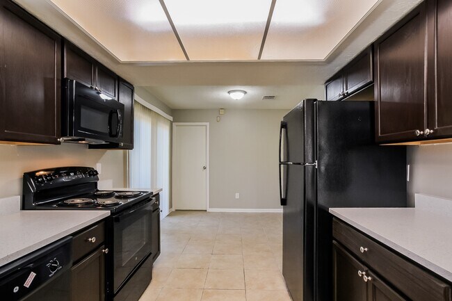 Building Photo - 5026 Creek Shadows Dr