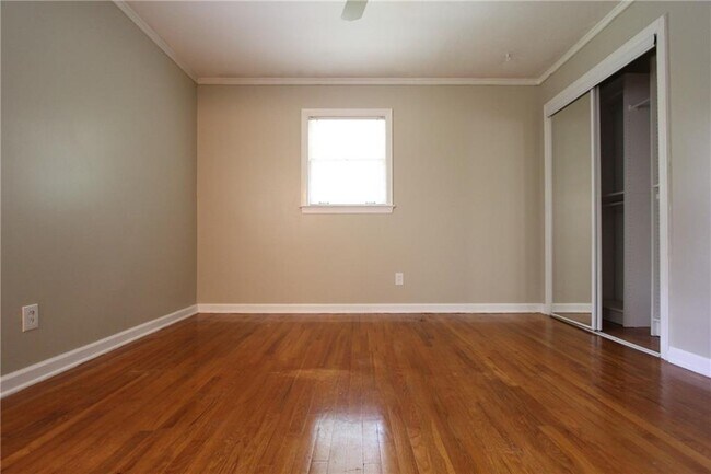 Building Photo - 2944 Piedmont Dr