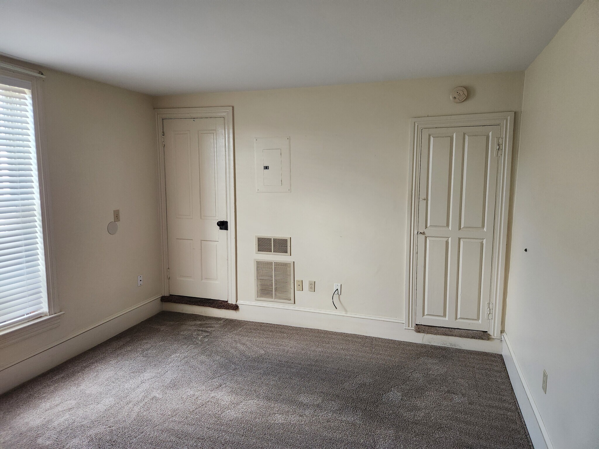 Bedroom Front - 102 Carlisle St