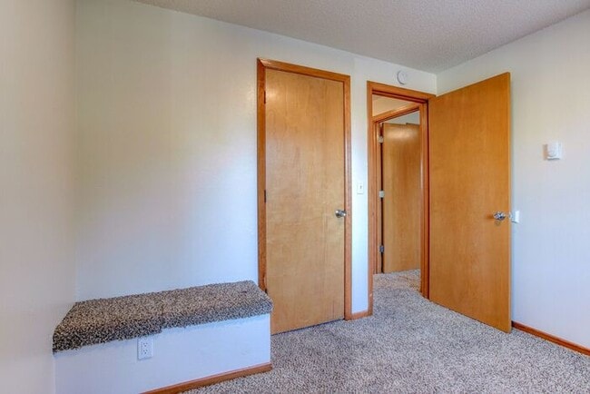 Building Photo - Remodeled 3 bedroom with washer & dryer hook ups