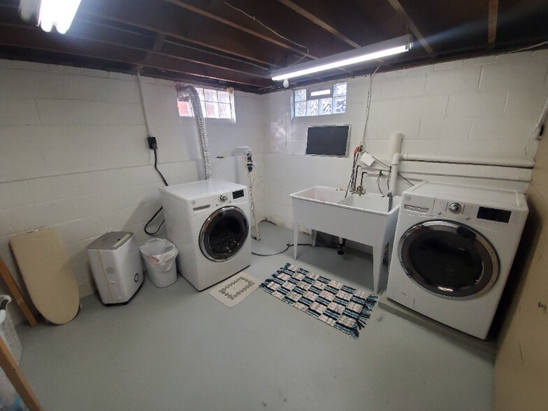 Building Photo - 1170 Dover Center Rd